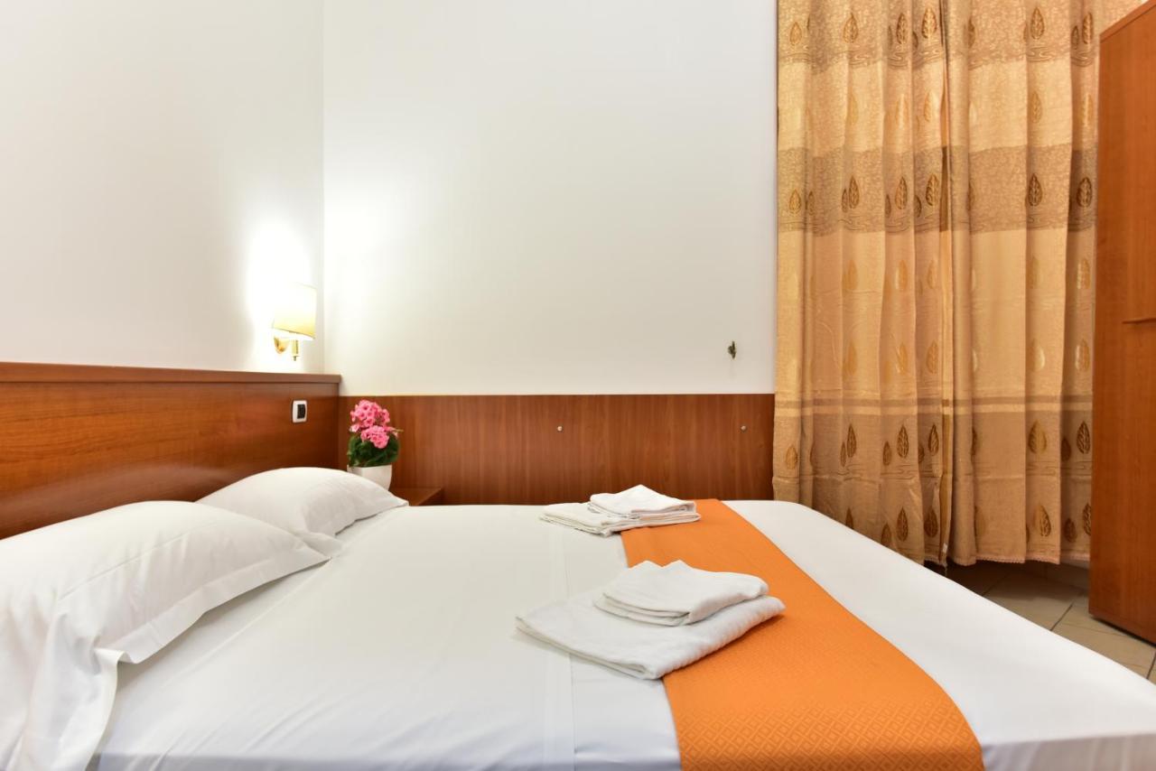 B&B Rome Terminal House ภายนอก รูปภาพ