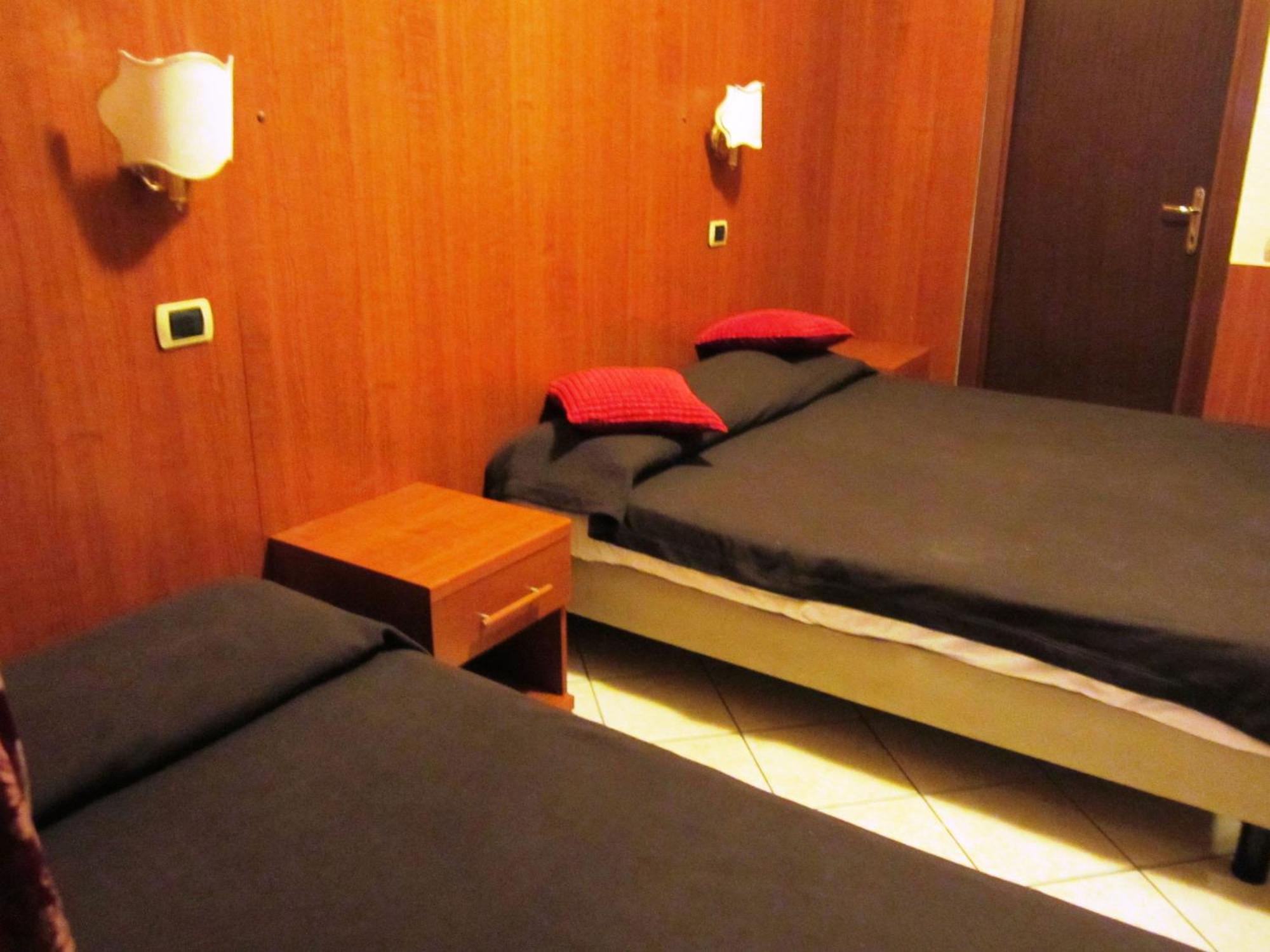 B&B Rome Terminal House ภายนอก รูปภาพ